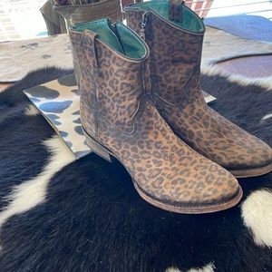 Size 9 cheetah print Corral Booties